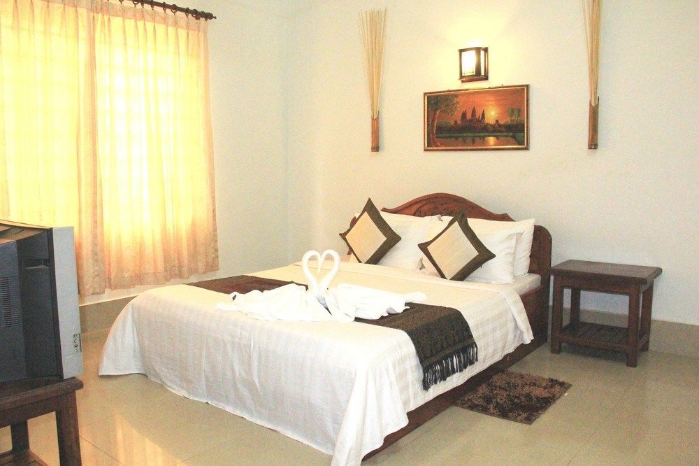 Tropical Breeze Hotel Сием Реап Екстериор снимка