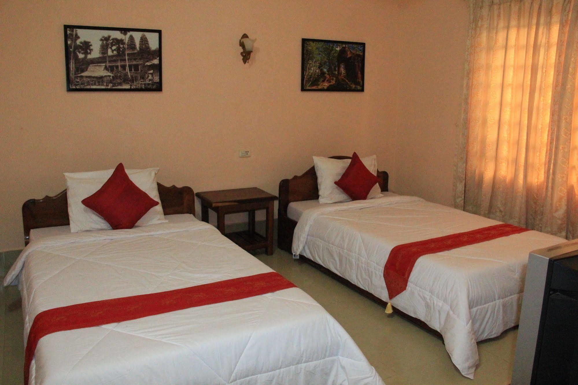 Tropical Breeze Hotel Сием Реап Екстериор снимка